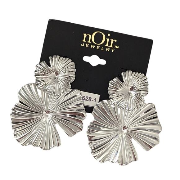 nOir Jewelry Silver Statement Flower Petal Earrings - Picture 2 of 5